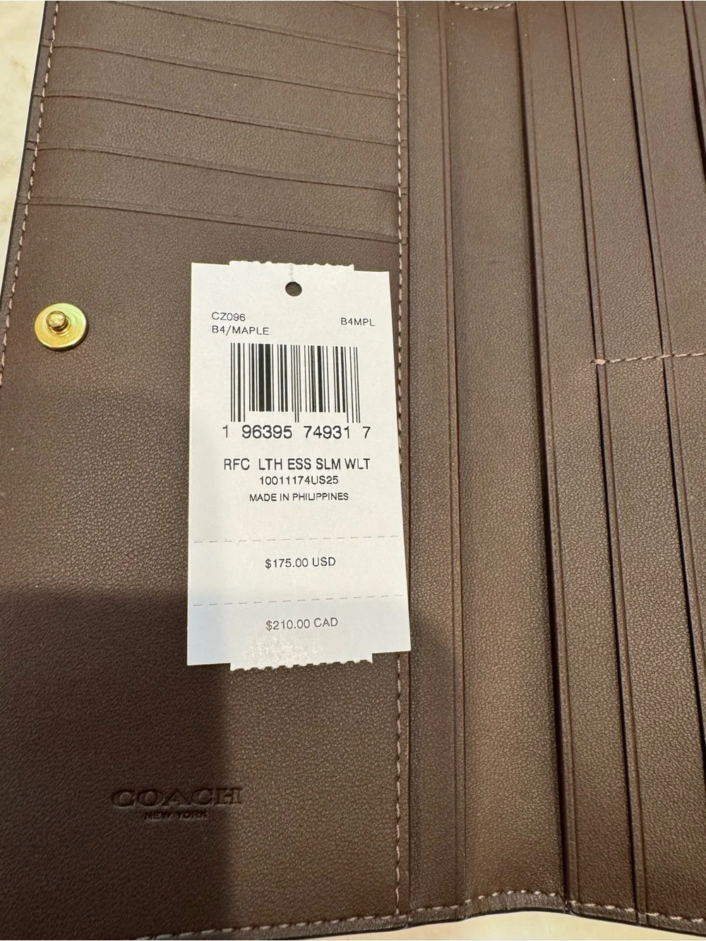 Coach Essential Slim Wallet - Picture 6 of 6